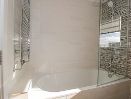 Agua de Plata, 16 Wakeling Island, Silverlake