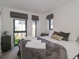 Agua de Plata, 16 Wakeling Island, Silverlake