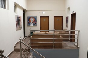 CATE HOUSE AND APARTMENT