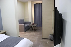 CATE HOUSE AND APARTMENT