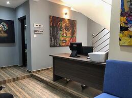 CATE HOUSE AND APARTMENT