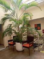 CATE HOUSE AND APARTMENT