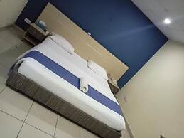 CATE HOUSE AND APARTMENT