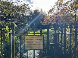 Beautiful one bed Apartment in Glasgow West End