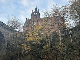 Beautiful one bed Apartment in Glasgow West End