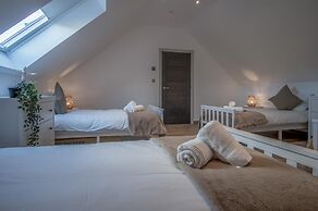 Sunrise - 5 Bedroom Luxurious Holiday Home - Pendine