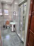 Suits bar restaurant and guesthouse