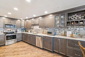 Beach House 203d 2 Bedroom Condo by RedAwning