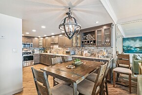 Beach House 203d 2 Bedroom Condo by RedAwning