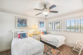 Beach House 203d 2 Bedroom Condo by RedAwning