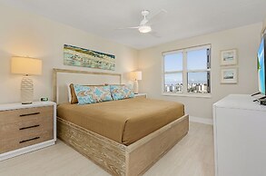 50 Shades Of White - Gullwing #805 - 6620 Estero Blvd 3 Bedroom Condo 