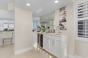 50 Shades Of White - Gullwing #805 - 6620 Estero Blvd 3 Bedroom Condo 