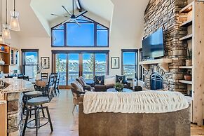 Slopeview Sanctuary 4 Bedroom Home by RedAwning