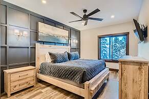 Slopeview Sanctuary 4 Bedroom Home by RedAwning