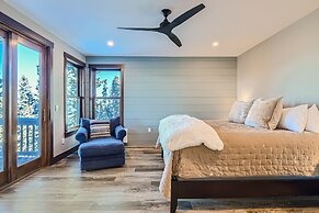 Slopeview Sanctuary 4 Bedroom Home by RedAwning