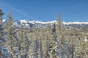 Slopeview Sanctuary 4 Bedroom Home by RedAwning