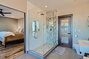 Slopeview Sanctuary 4 Bedroom Home by RedAwning