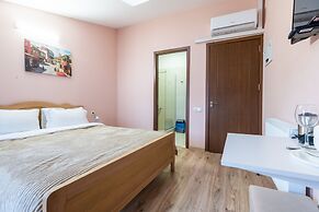 H&B apartments Laghidze