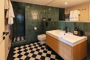 The Charming by Curt Suites