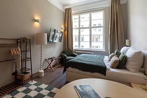 The Charming by Curt Suites