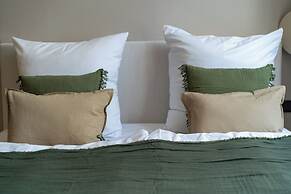 The Charming by Curt Suites