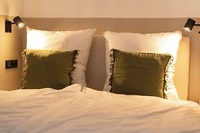 The Charming by Curt Suites