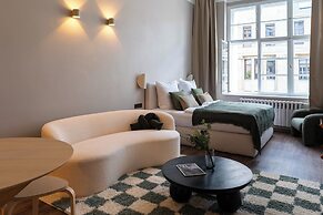 The Charming by Curt Suites