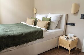 The Charming by Curt Suites