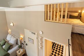 The Charming by Curt Suites