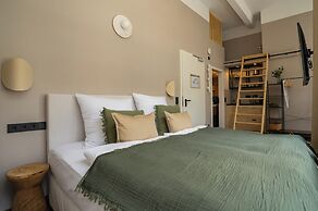 The Charming by Curt Suites