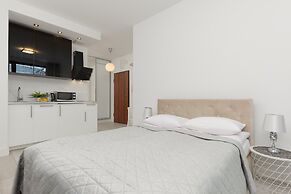 Triton Park Studio Warsaw by Renters