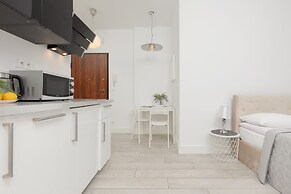 Triton Park Studio Warsaw by Renters