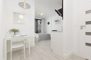 Triton Park Studio Warsaw by Renters