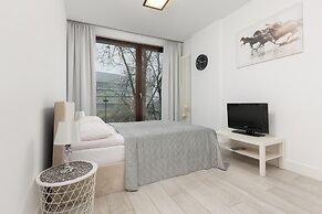 Triton Park Studio Warsaw by Renters