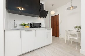 Triton Park Studio Warsaw by Renters