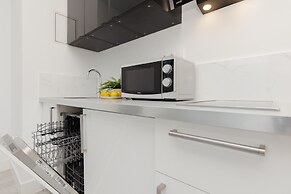 Triton Park Studio Warsaw by Renters