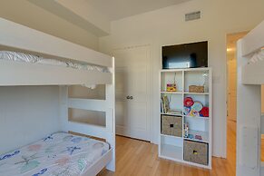 Steps to Sand: Pirates Beach House in Galveston!