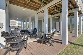 Steps to Sand: Pirates Beach House in Galveston!