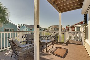 Steps to Sand: Pirates Beach House in Galveston!