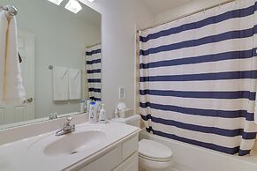 Steps to Sand: Pirates Beach House in Galveston!