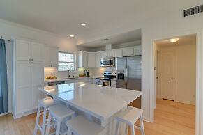 Steps to Sand: Pirates Beach House in Galveston!