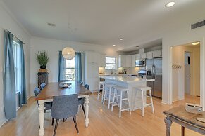 Steps to Sand: Pirates Beach House in Galveston!