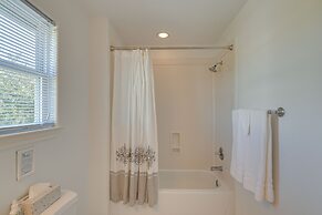 Steps to Sand: Pirates Beach House in Galveston!