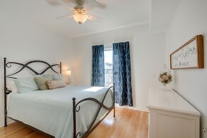 Steps to Sand: Pirates Beach House in Galveston!