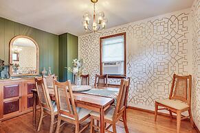 Charming Gardiner Home w/ Yard & Sunroom