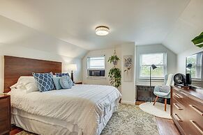 Charming Gardiner Home w/ Yard & Sunroom