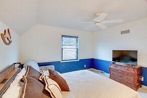 Overland Park Family Home w/ Game Room & Backyard!