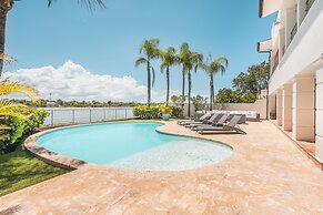 Luxe Retreat With Lake View in Casa de Campo