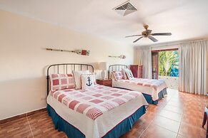 Luxe Retreat With Lake View in Casa de Campo