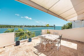 Luxe Retreat With Lake View in Casa de Campo